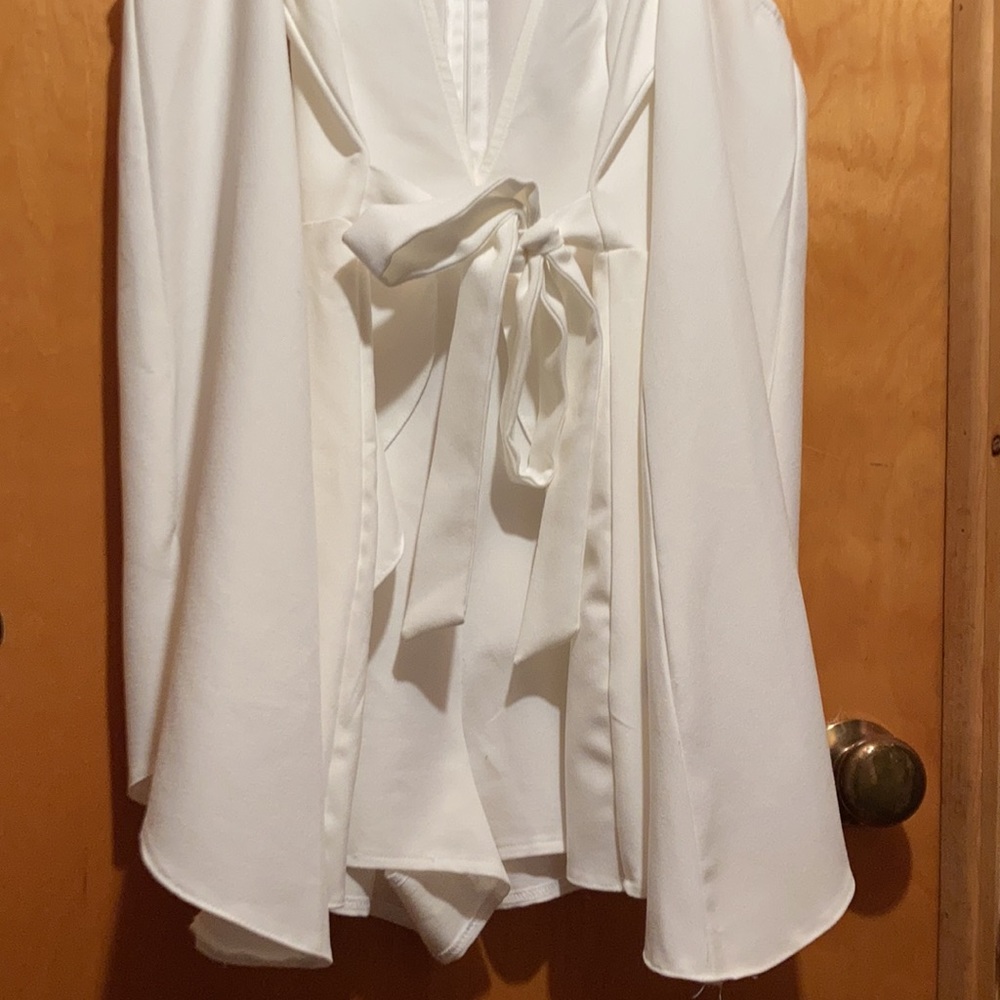 White romper - Picture 2 of 5